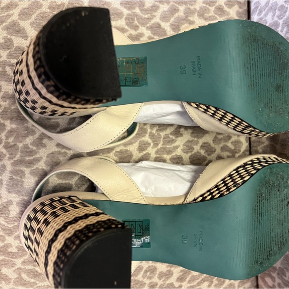 Shoes - Picture 6 of 7